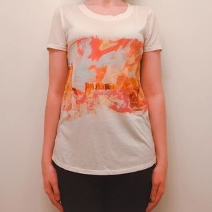 Soft graphic tee.